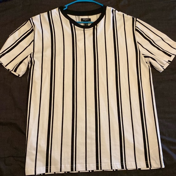 T-shirt - Picture 1 of 2